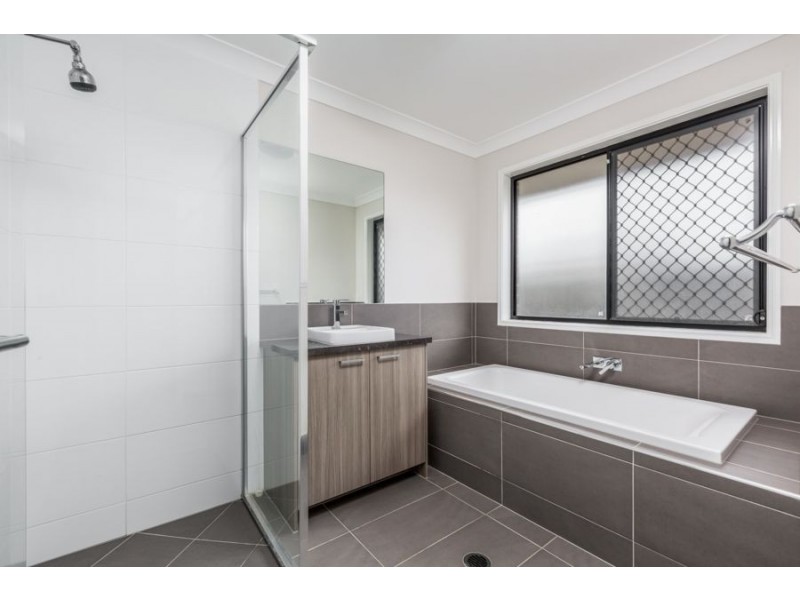 3 Emeraldwood Street, Fernvale QLD 4306