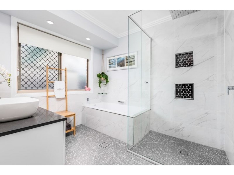 7 Dawson Court, Collingwood Park QLD 4301