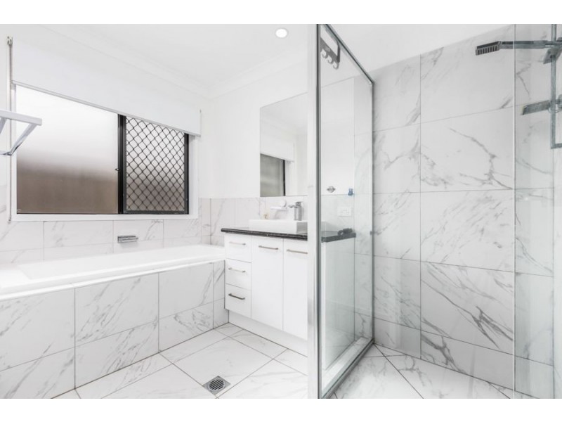 62 Jacaranda Drive, Yamanto QLD 4305