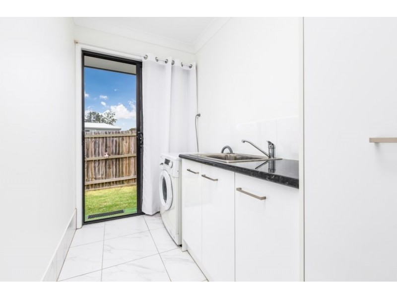 62 Jacaranda Drive, Yamanto QLD 4305