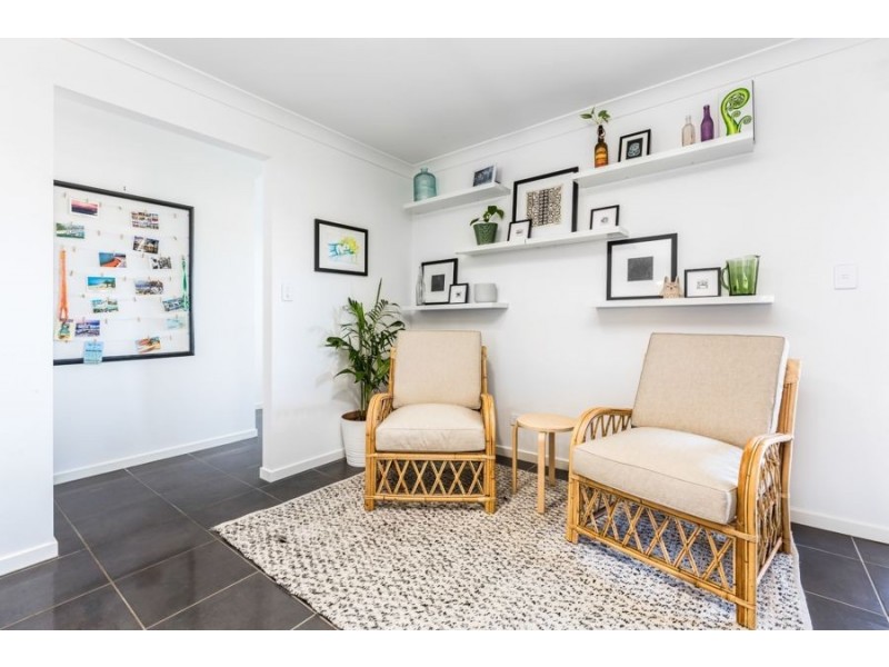 76 Wallace Street, Walloon QLD 4306