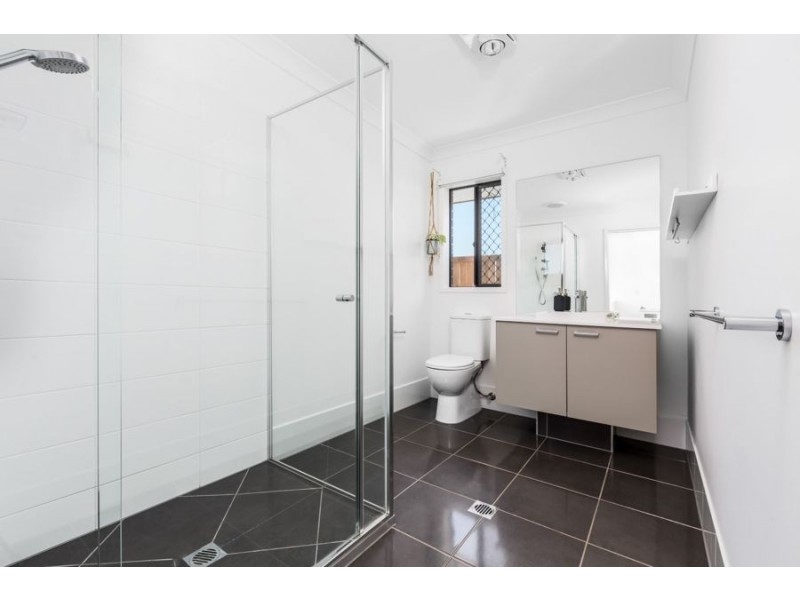 76 Wallace Street, Walloon QLD 4306