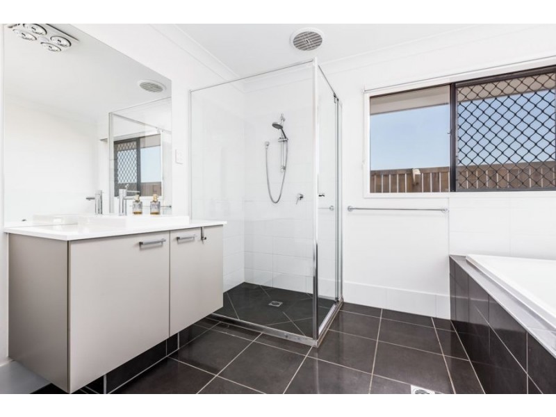 76 Wallace Street, Walloon QLD 4306