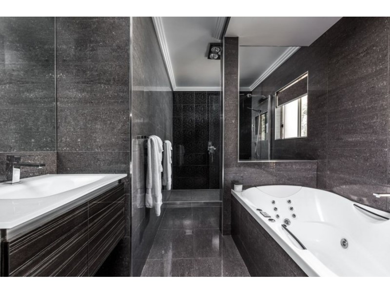 12 Banbury Court, Willowbank QLD 4306