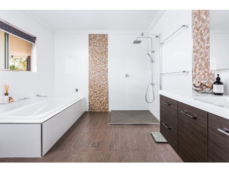 12 Banbury Court, Willowbank QLD 4306