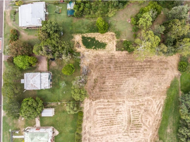 20 Pommer Street, Brassall QLD 4305