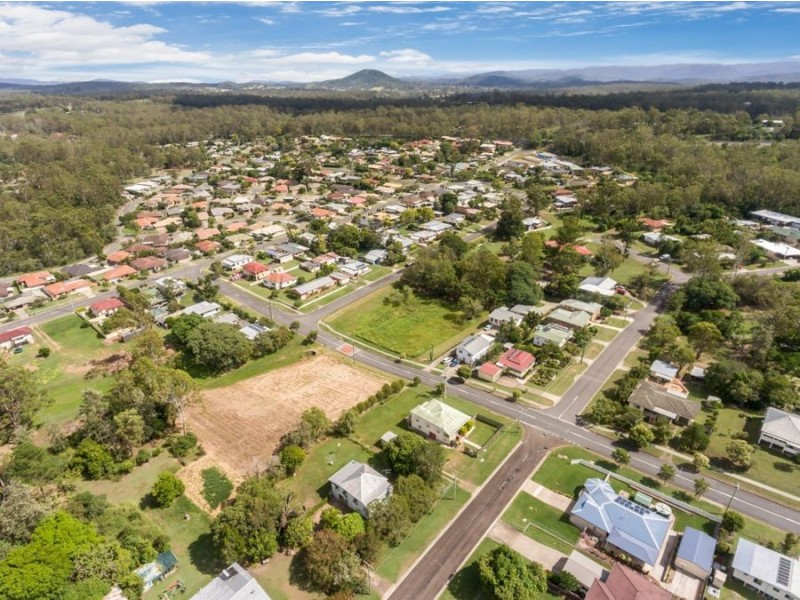 20 Pommer Street, Brassall QLD 4305