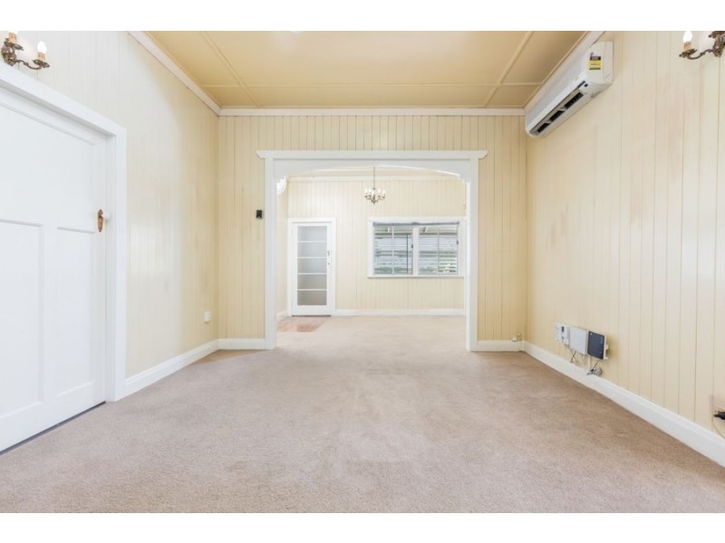 1 Milford Street, Ipswich QLD 4305