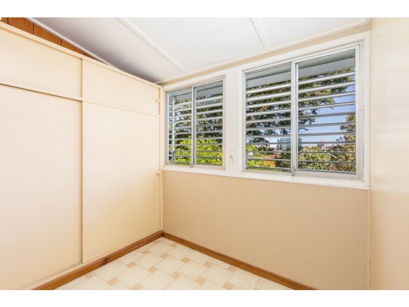 1 Milford Street, Ipswich QLD 4305