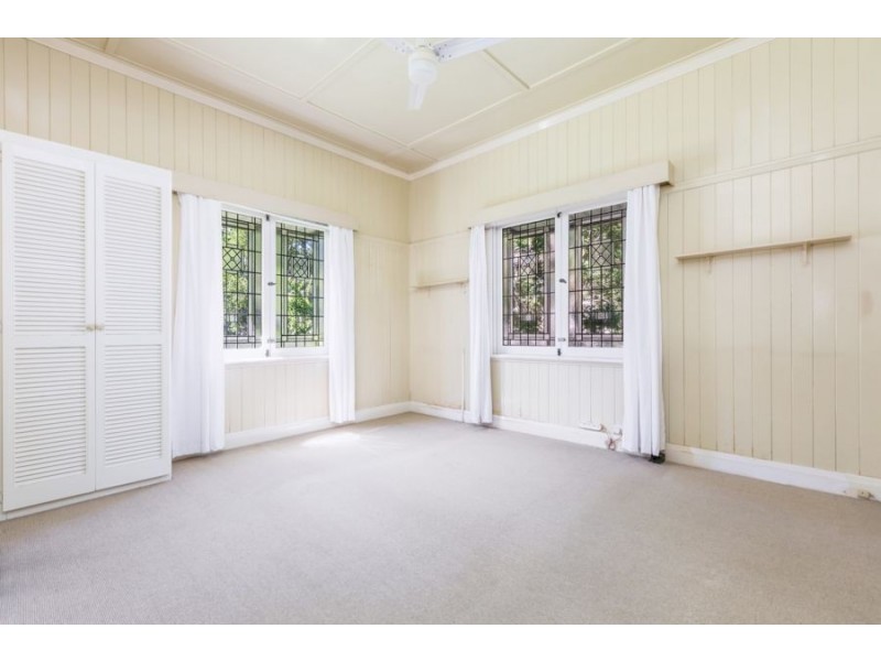 1 Milford Street, Ipswich QLD 4305