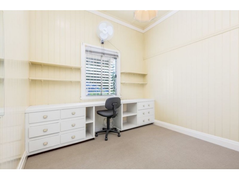 1 Milford Street, Ipswich QLD 4305