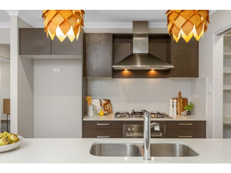 16 Emeraldwood Street, Fernvale QLD 4306