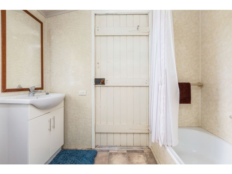 2279 Warrego Highway, Haigslea QLD 4306