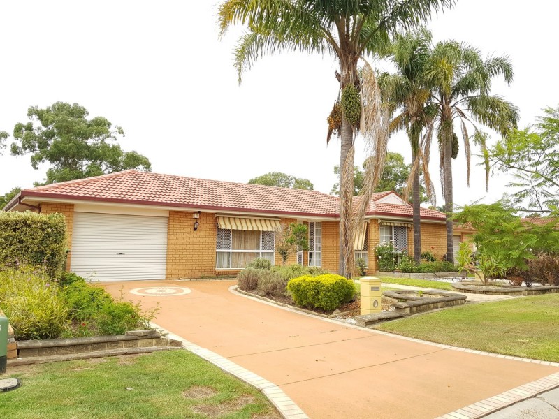 12 Hyde park Court, Wattle Grove NSW 2173