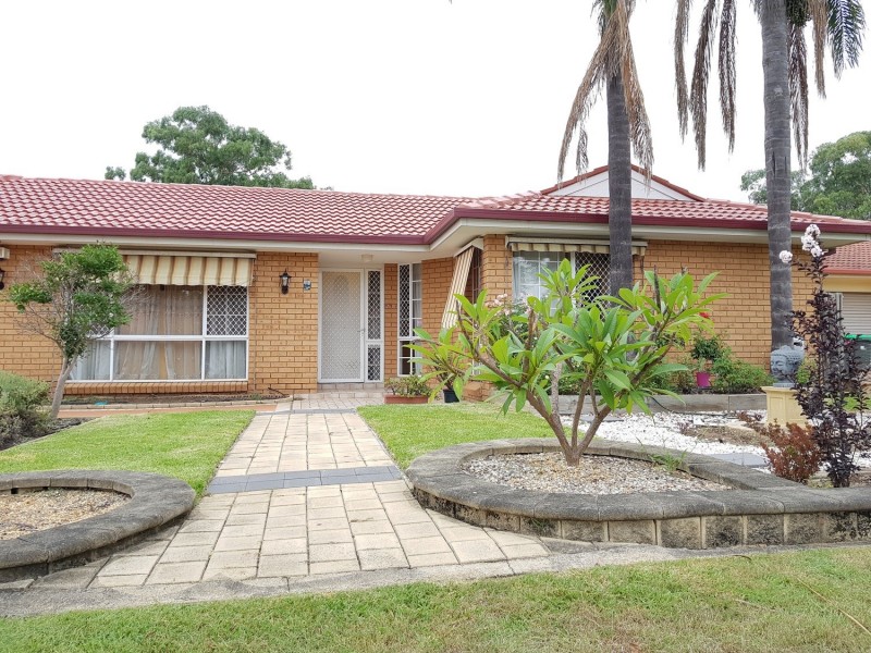 12 Hyde park Court, Wattle Grove NSW 2173