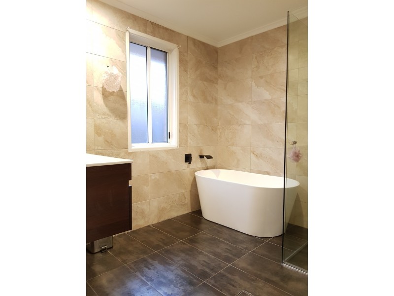 12 Hyde park Court, Wattle Grove NSW 2173