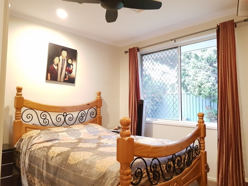 12 Hyde park Court, Wattle Grove NSW 2173