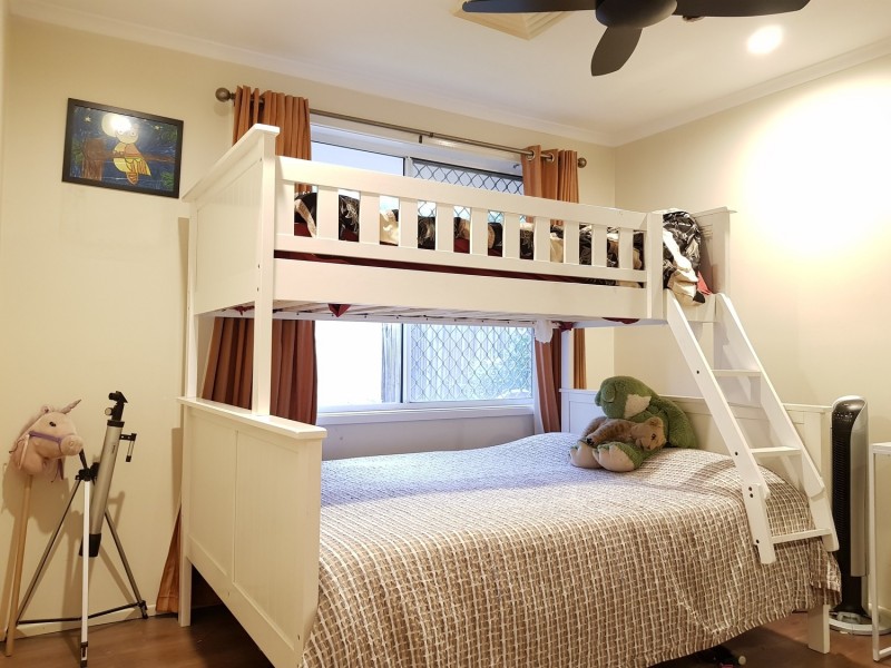 12 Hyde park Court, Wattle Grove NSW 2173