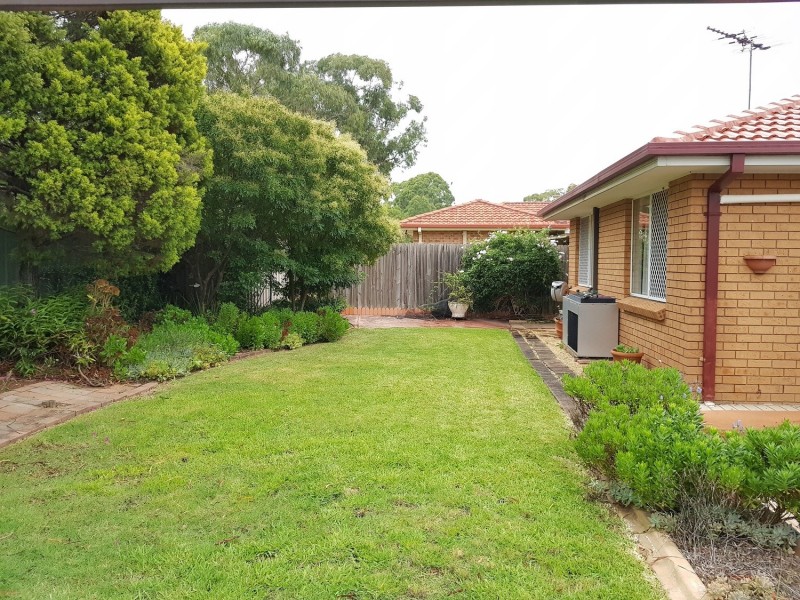 12 Hyde park Court, Wattle Grove NSW 2173