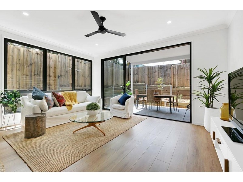 2 / 64 Thomas Street, Greenslopes QLD 4120