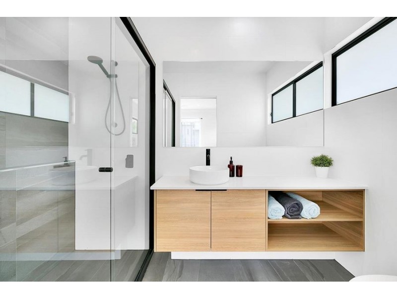 3 / 64 Thomas Street, Greenslopes QLD 4120