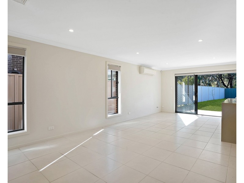 25 Alpine Place, Carnes Hill NSW 2171