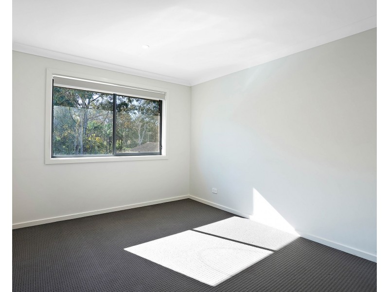 25 Alpine Place, Carnes Hill NSW 2171