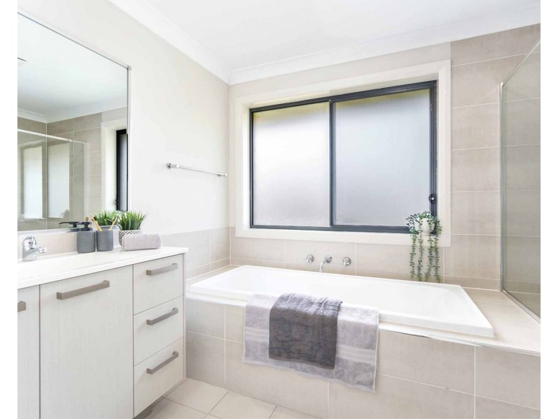 27 Boab Place, Casula NSW 2170