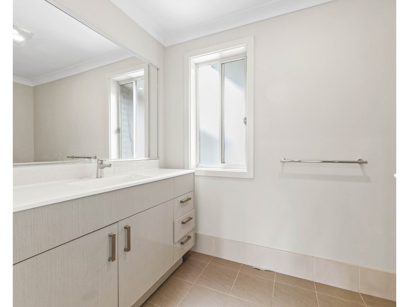 36 Alpine Place, Carnes Hill NSW 2171