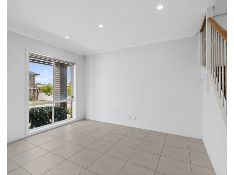 10 Albermarle Road, Glenfield NSW 2167