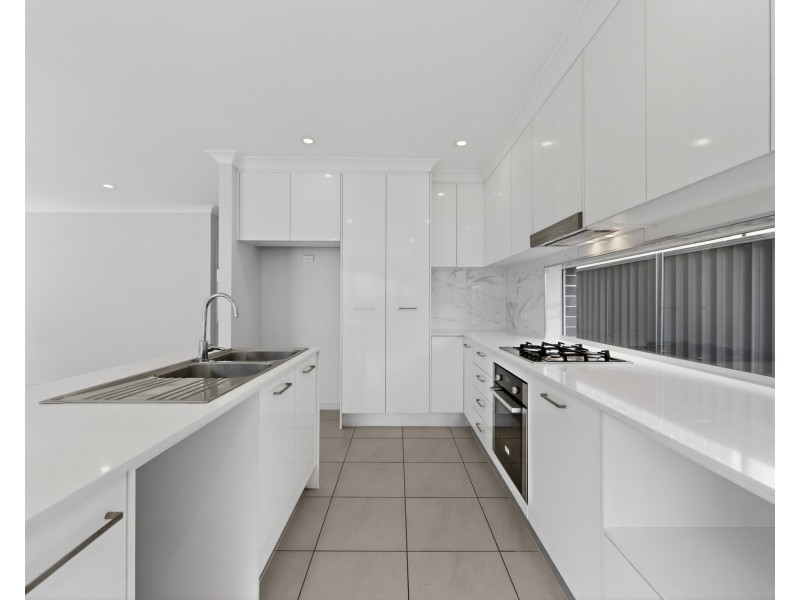 10 Albermarle Road, Glenfield NSW 2167