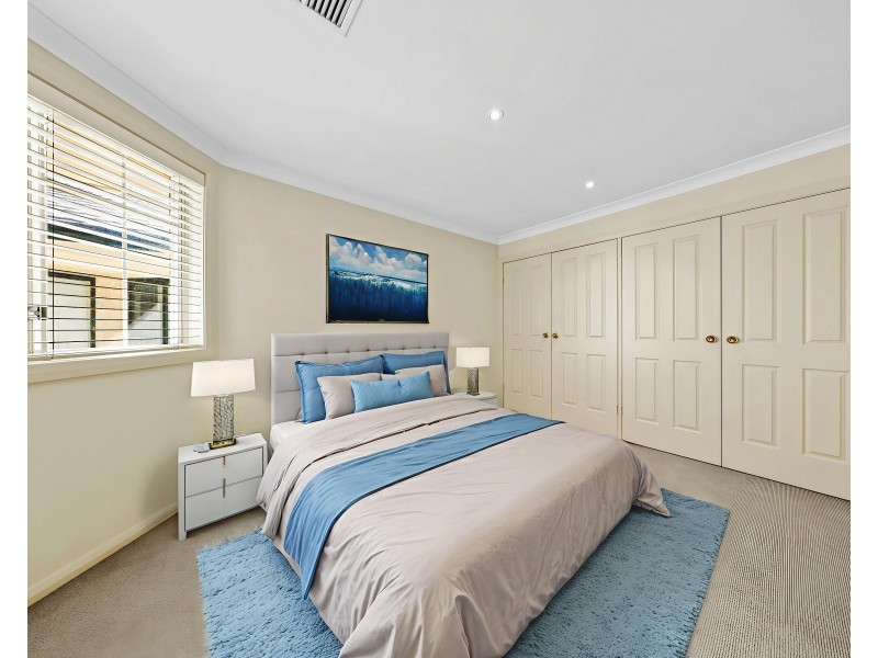 12 Howard Close, Green Valley NSW 2168