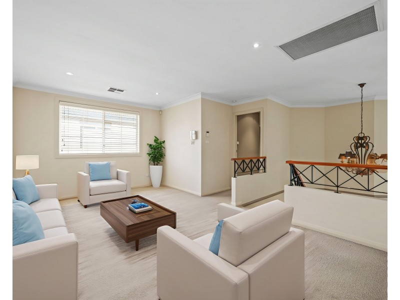 12 Howard Close, Green Valley NSW 2168