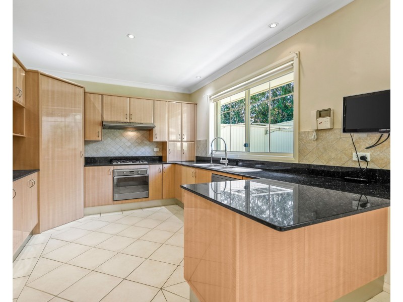 12 Howard Close, Green Valley NSW 2168