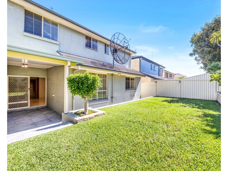 12 Howard Close, Green Valley NSW 2168