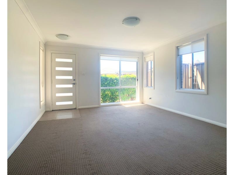 9 Rowan Place, Prestons NSW 2170