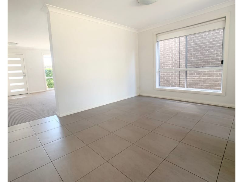 9 Rowan Place, Prestons NSW 2170