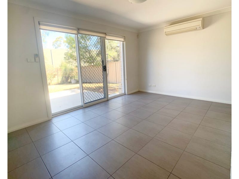 9 Rowan Place, Prestons NSW 2170