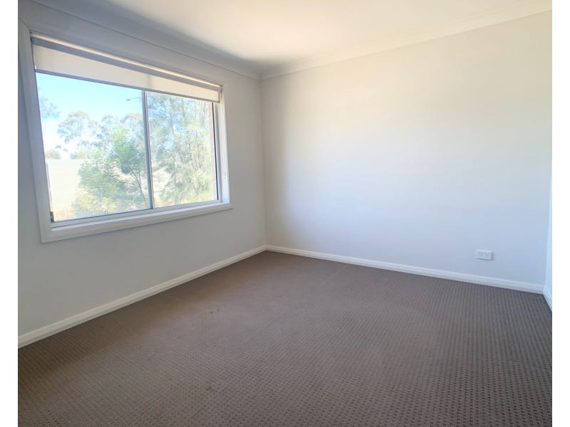 9 Rowan Place, Prestons NSW 2170