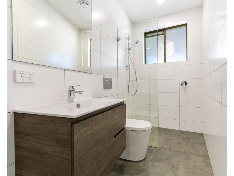 31 Alpine Place, Carnes Hill NSW 2171