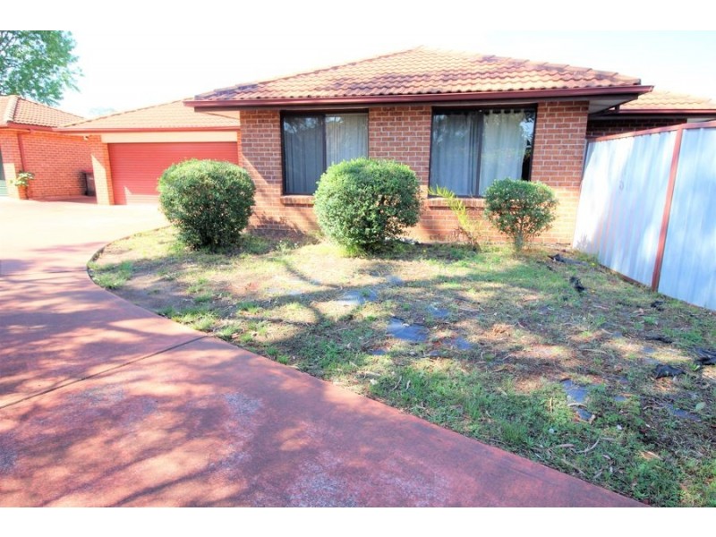 2/4 Kenarf Close, Kingswood NSW 2747