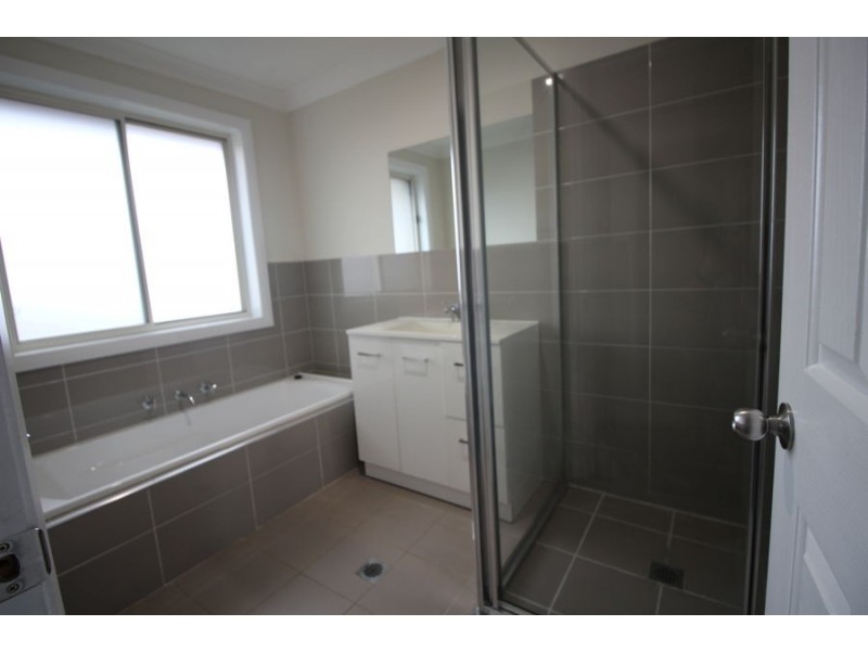 27A Cnr Deborah Crescent & Michelle Road, Cambridge Park NSW 2747