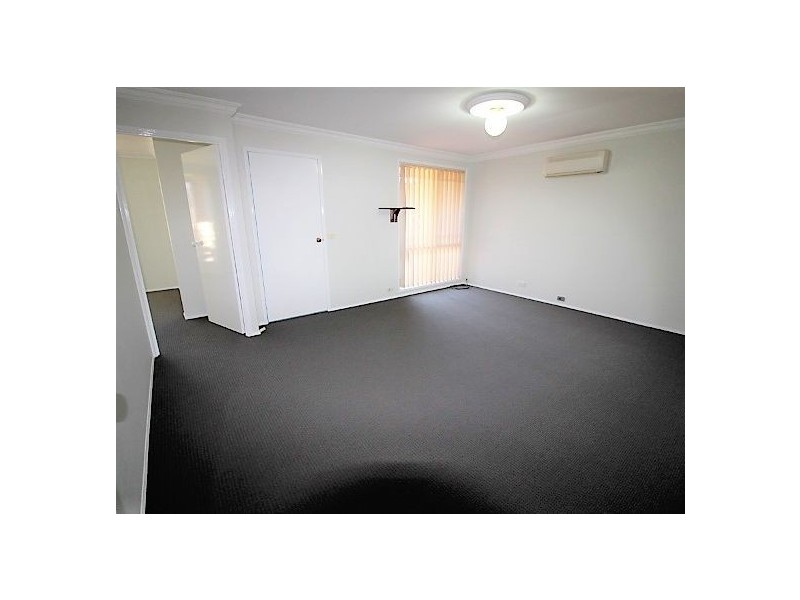 32 Friarbird Crescent, Glenmore Park NSW 2745