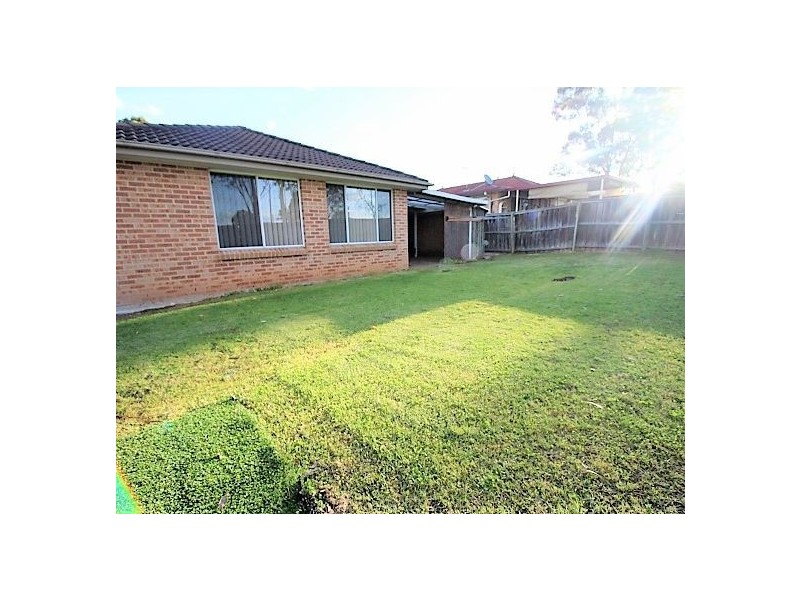 32 Friarbird Crescent, Glenmore Park NSW 2745