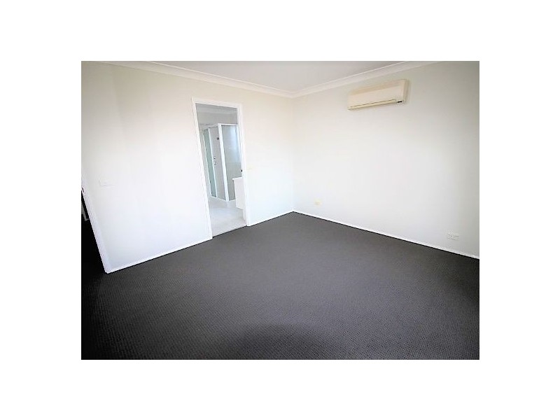 32 Friarbird Crescent, Glenmore Park NSW 2745