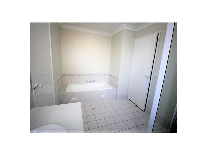 32 Friarbird Crescent, Glenmore Park NSW 2745