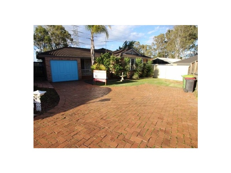 32 Friarbird Crescent, Glenmore Park NSW 2745