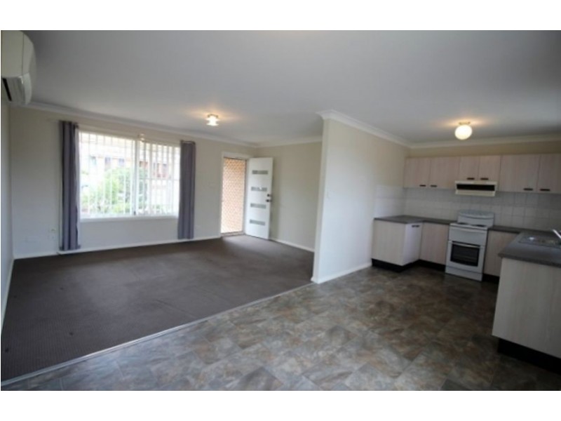 2/76 Goldmark Crescent, Cranebrook NSW 2749