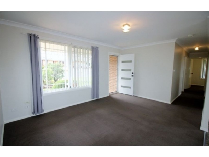 2/76 Goldmark Crescent, Cranebrook NSW 2749