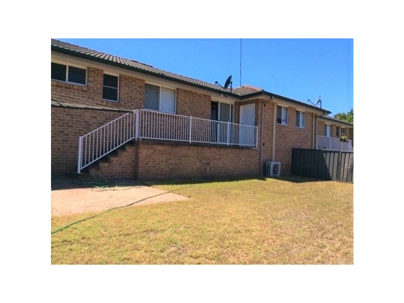 2/76 Goldmark Crescent, Cranebrook NSW 2749